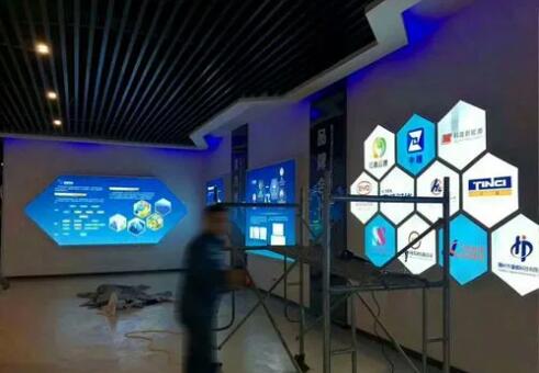 桂林軟膜燈箱招牌價(jià)格一平方多少錢(qián)？答案3秒前公布